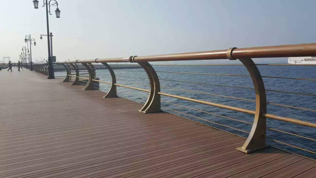 陜西河道景觀護(hù)欄設(shè)計安裝、西安河道發(fā)光欄桿定制
